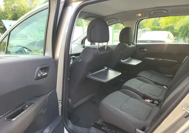 PEUGEOT 5008 1.6 THP Allure 7os