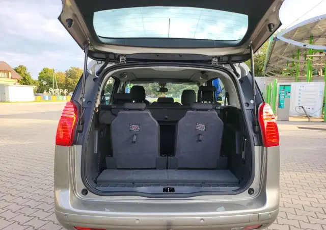 PEUGEOT 5008 1.6 THP Allure 7os