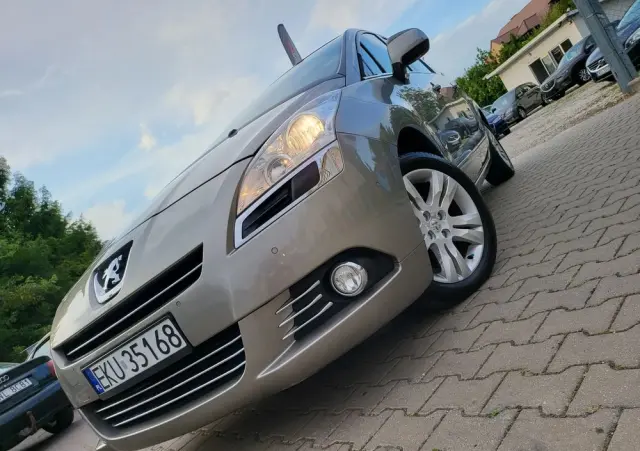 PEUGEOT 5008 1.6 THP Allure 7os