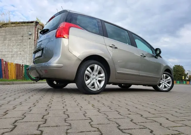 PEUGEOT 5008 1.6 THP Allure 7os
