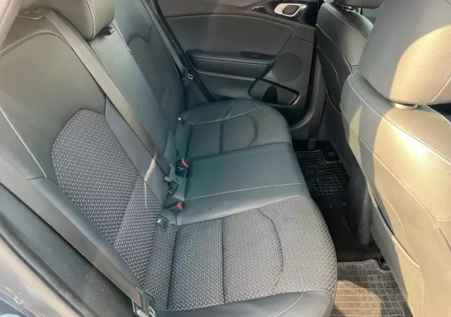 KIA Ceed 1.4 T-GDI L Business Line