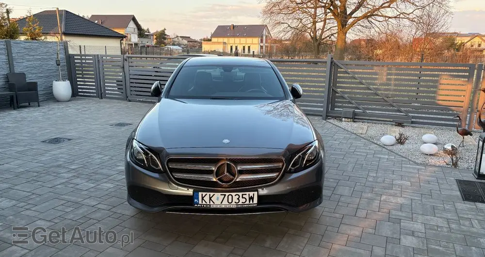 MERCEDES-BENZ Klasa E 220 d 9G-TRONIC
