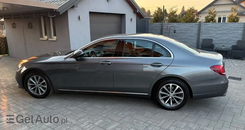 MERCEDES-BENZ Klasa E 220 d 9G-TRONIC