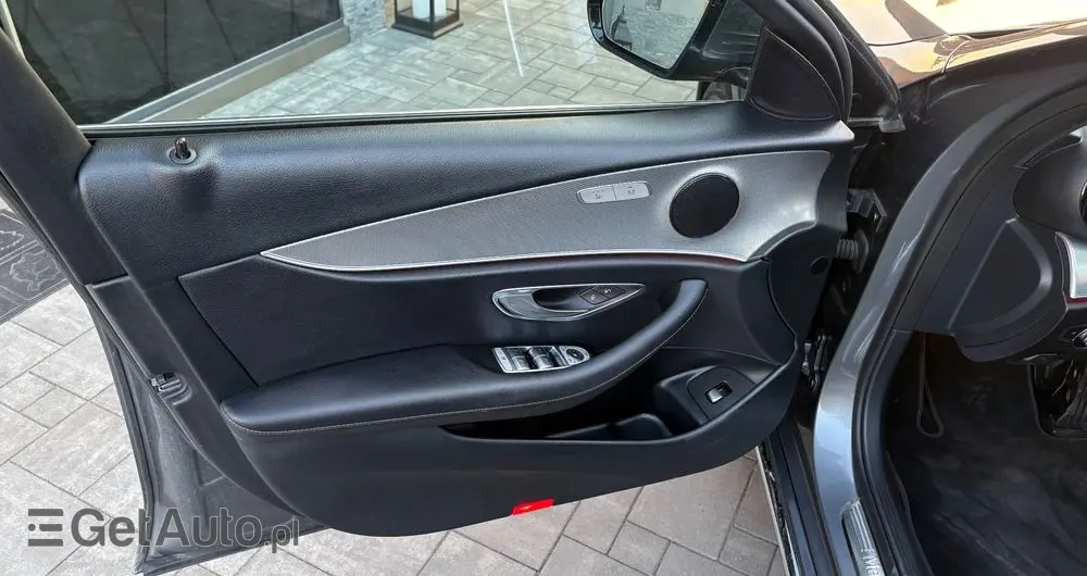 MERCEDES-BENZ Klasa E 220 d 9G-TRONIC