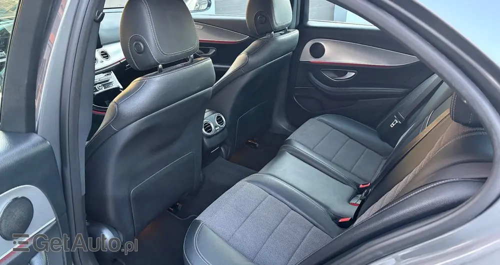 MERCEDES-BENZ Klasa E 220 d 9G-TRONIC