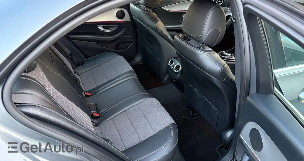 MERCEDES-BENZ Klasa E 220 d 9G-TRONIC