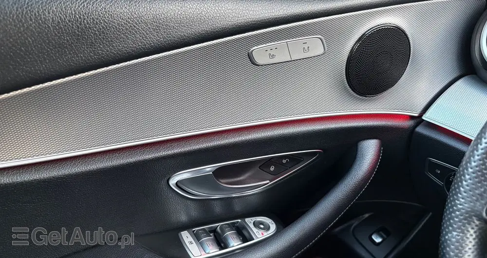 MERCEDES-BENZ Klasa E 220 d 9G-TRONIC