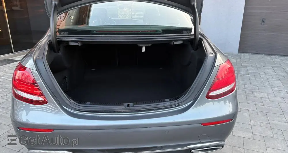 MERCEDES-BENZ Klasa E 220 d 9G-TRONIC