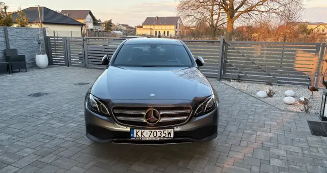 MERCEDES-BENZ Klasa E 220 d 9G-TRONIC