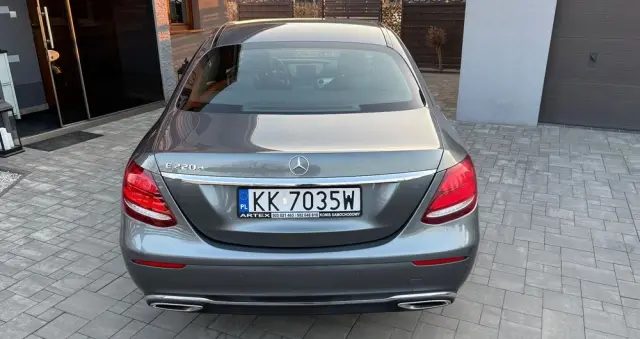MERCEDES-BENZ Klasa E 220 d 9G-TRONIC