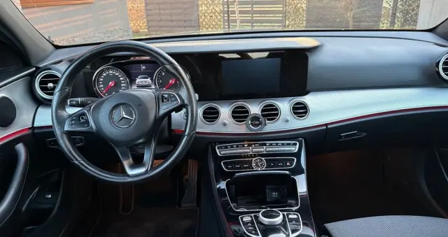 MERCEDES-BENZ Klasa E 220 d 9G-TRONIC