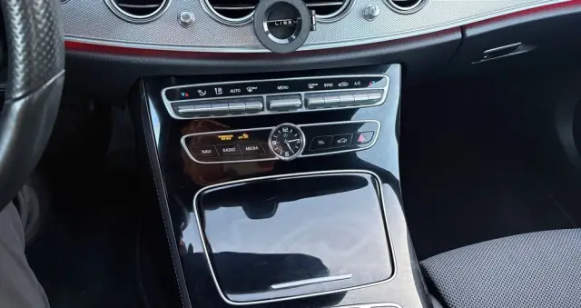 MERCEDES-BENZ Klasa E 220 d 9G-TRONIC