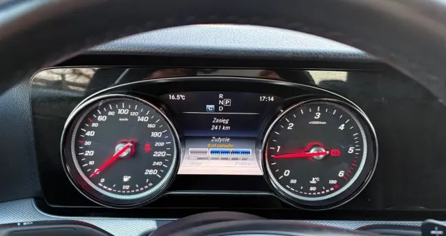 MERCEDES-BENZ Klasa E 220 d 9G-TRONIC