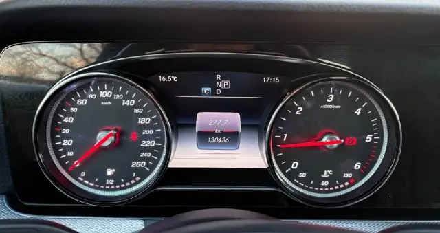 MERCEDES-BENZ Klasa E 220 d 9G-TRONIC