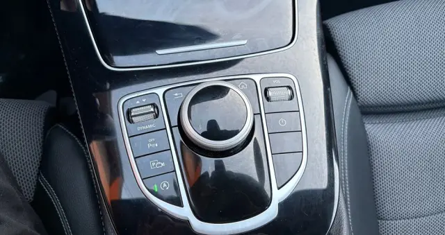 MERCEDES-BENZ Klasa E 220 d 9G-TRONIC