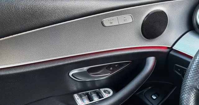 MERCEDES-BENZ Klasa E 220 d 9G-TRONIC