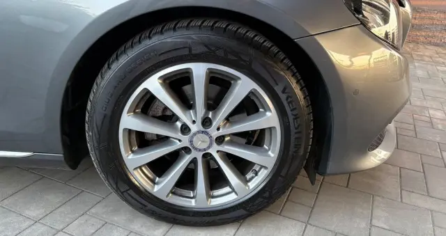 MERCEDES-BENZ Klasa E 220 d 9G-TRONIC