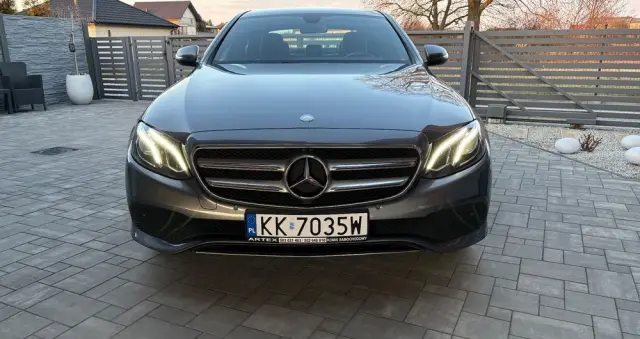 MERCEDES-BENZ Klasa E 220 d 9G-TRONIC