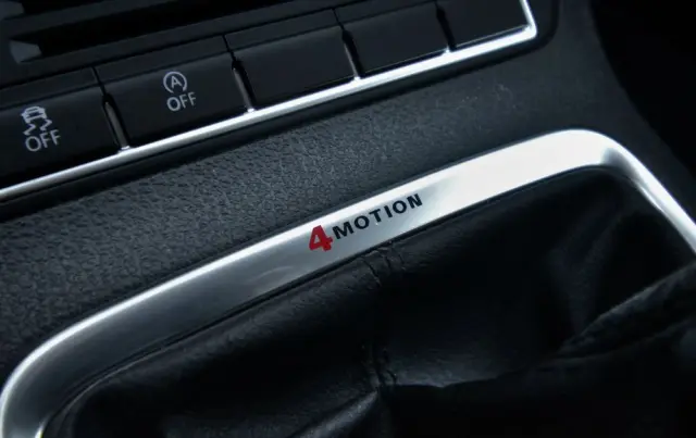 VOLKSWAGEN Tiguan 2.0 TDI DPF 4Motion BlueMotion Technology Trend & Fun
