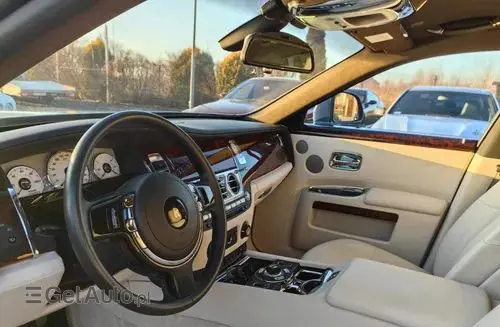 ROLLS-ROYCE Ghost 