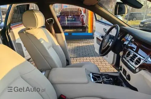 ROLLS-ROYCE Ghost 