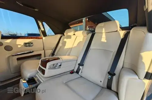 ROLLS-ROYCE Ghost 