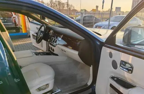 ROLLS-ROYCE Ghost 