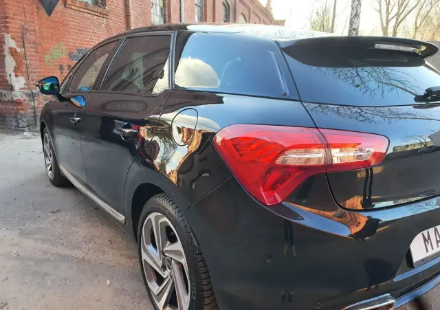 DS AUTOMOBILES DS 5 