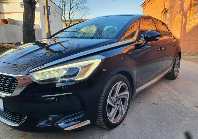 DS AUTOMOBILES DS 5 
