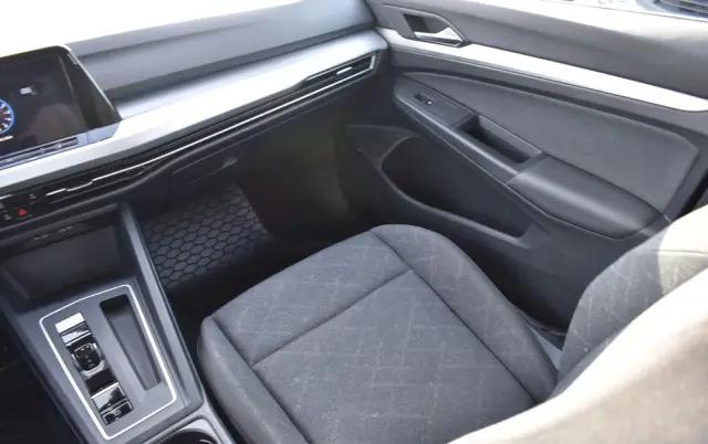 VOLKSWAGEN Golf 1.5 eTSI OPF DSG Life