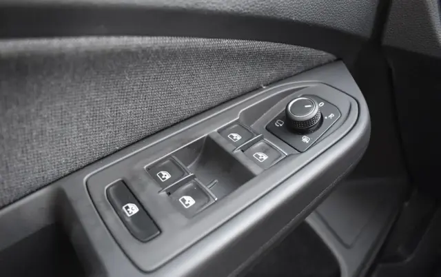 VOLKSWAGEN Golf 1.5 eTSI OPF DSG Life