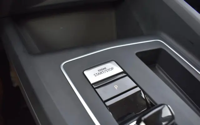 VOLKSWAGEN Golf 1.5 eTSI OPF DSG Life