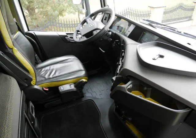 VOLVO FH 16 / 650KM/ XXL / DMC 120 TON/ 6X4/ RETARDER/ STAN IDEALNY 