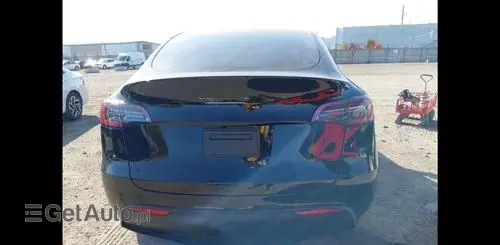 TESLA Y 