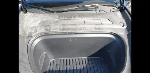 TESLA Y 