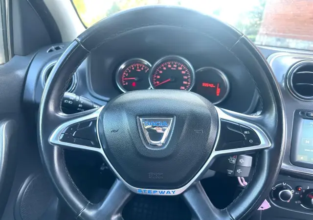DACIA Sandero Stepway 1.0 TCe Essential