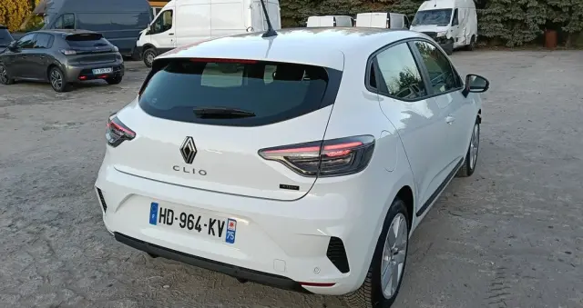 RENAULT Clio 1.6 E-TECH Full Hybrid 145 Evolution
