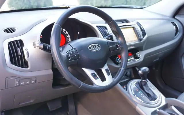 KIA Sportage 2.0 CRDI 4WD Automatik Spirit