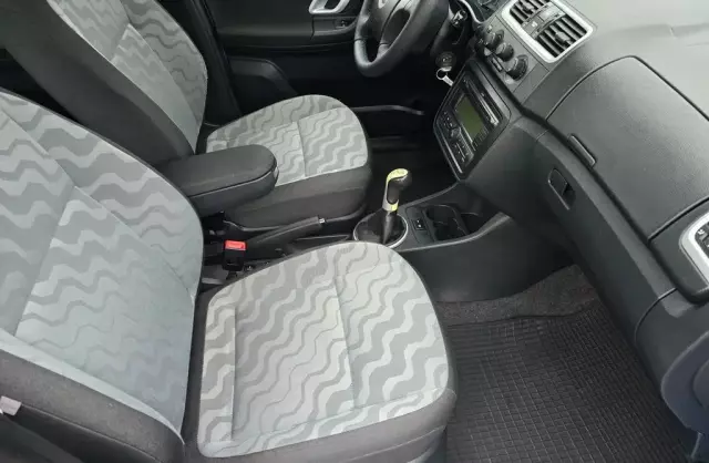 SKODA Roomster 