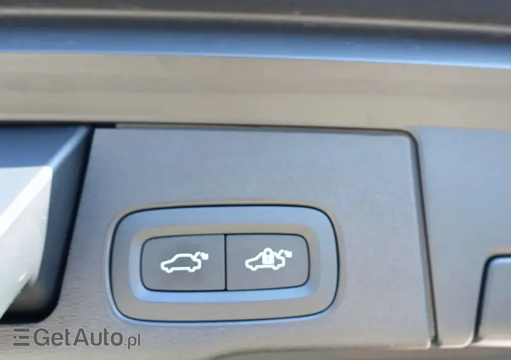 VOLVO XC 60 T8 AWD Ultra Black Edition