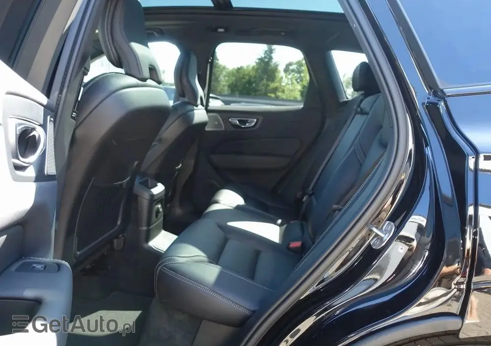 VOLVO XC 60 T8 AWD Ultra Black Edition