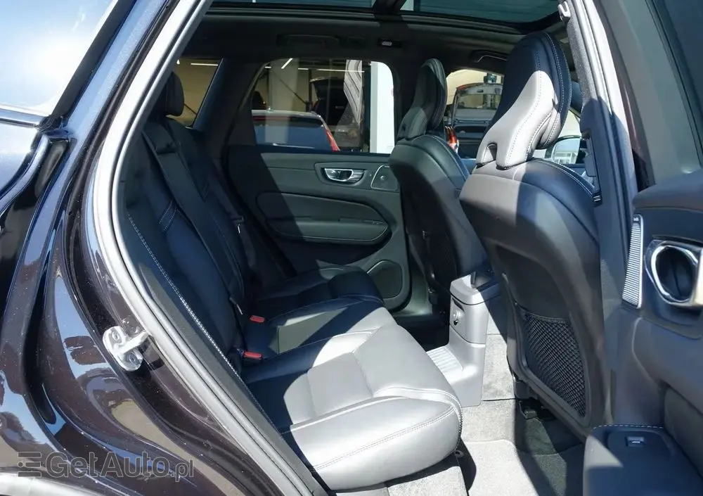 VOLVO XC 60 T8 AWD Ultra Black Edition