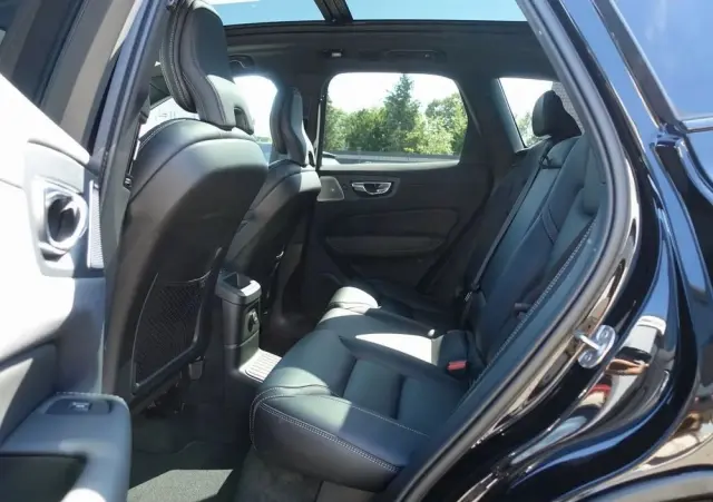 VOLVO XC 60 T8 AWD Ultra Black Edition