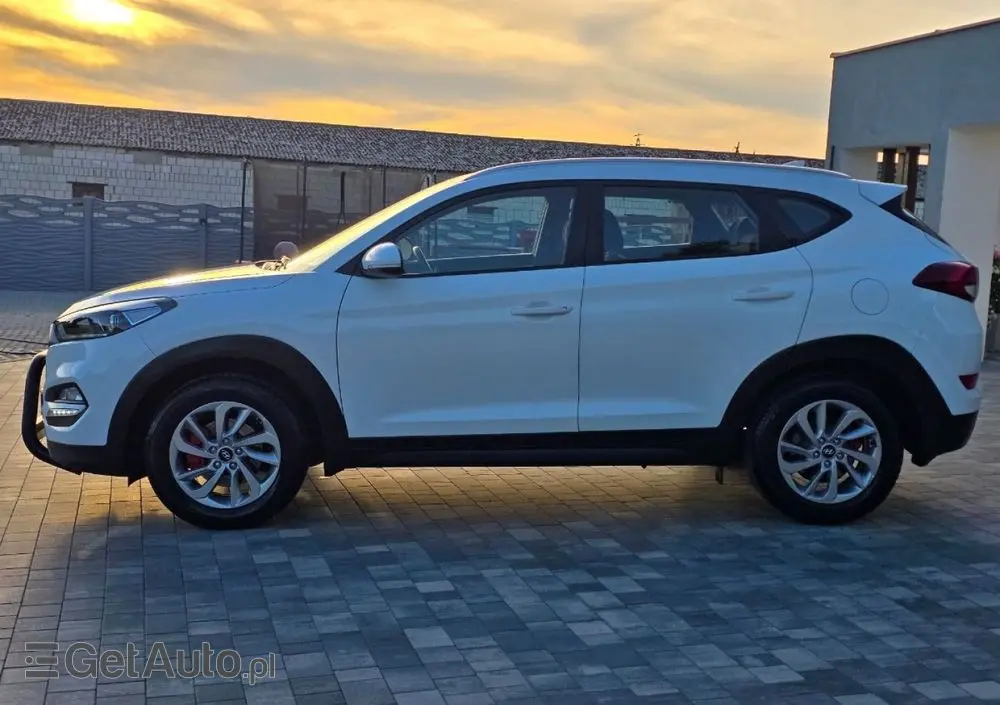 HYUNDAI Tucson 