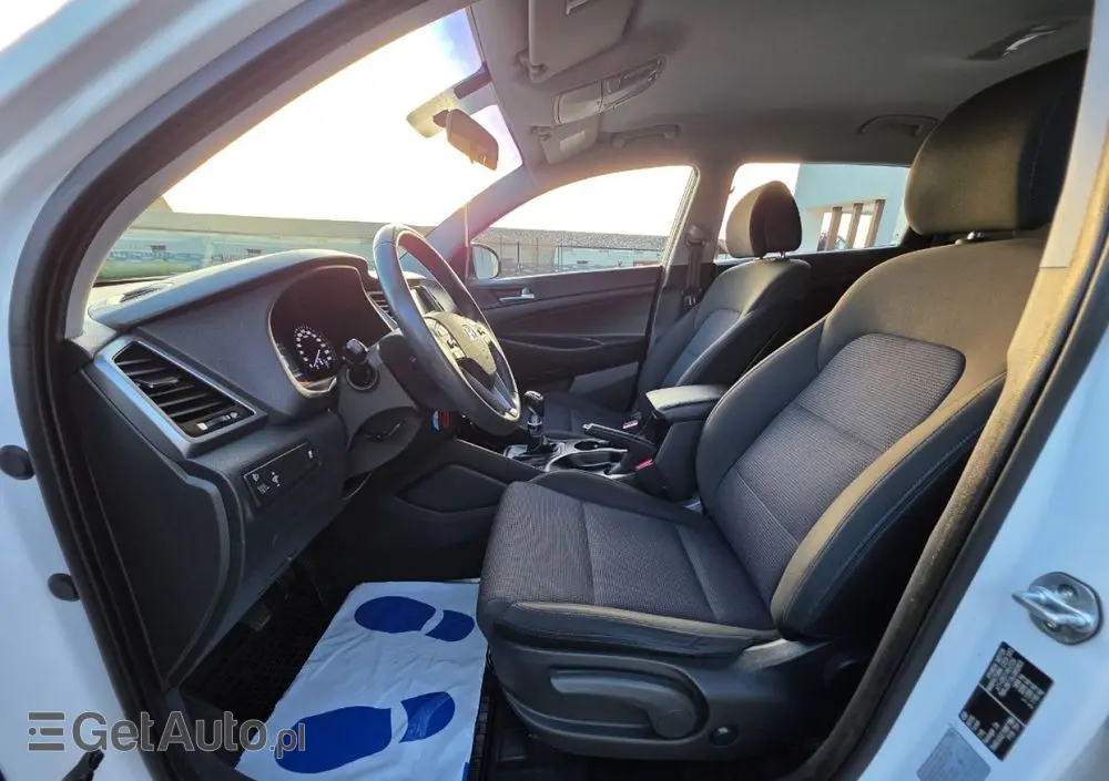HYUNDAI Tucson 