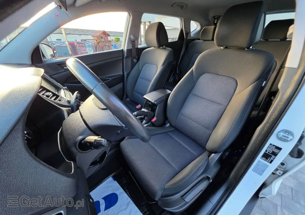 HYUNDAI Tucson 