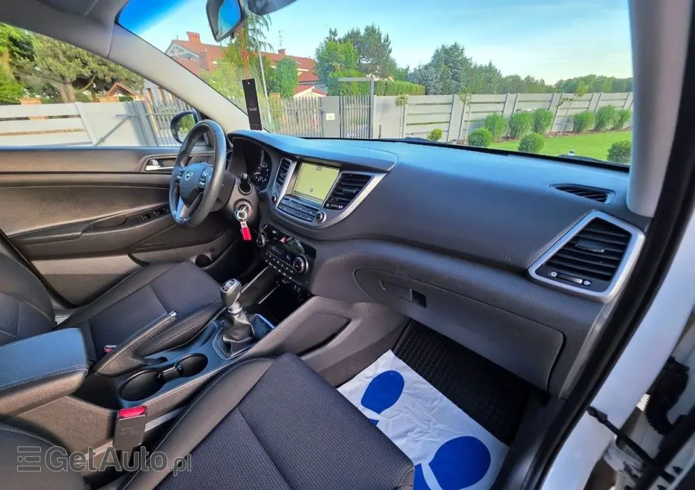 HYUNDAI Tucson 