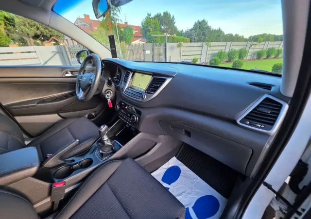 HYUNDAI Tucson 