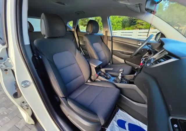HYUNDAI Tucson 