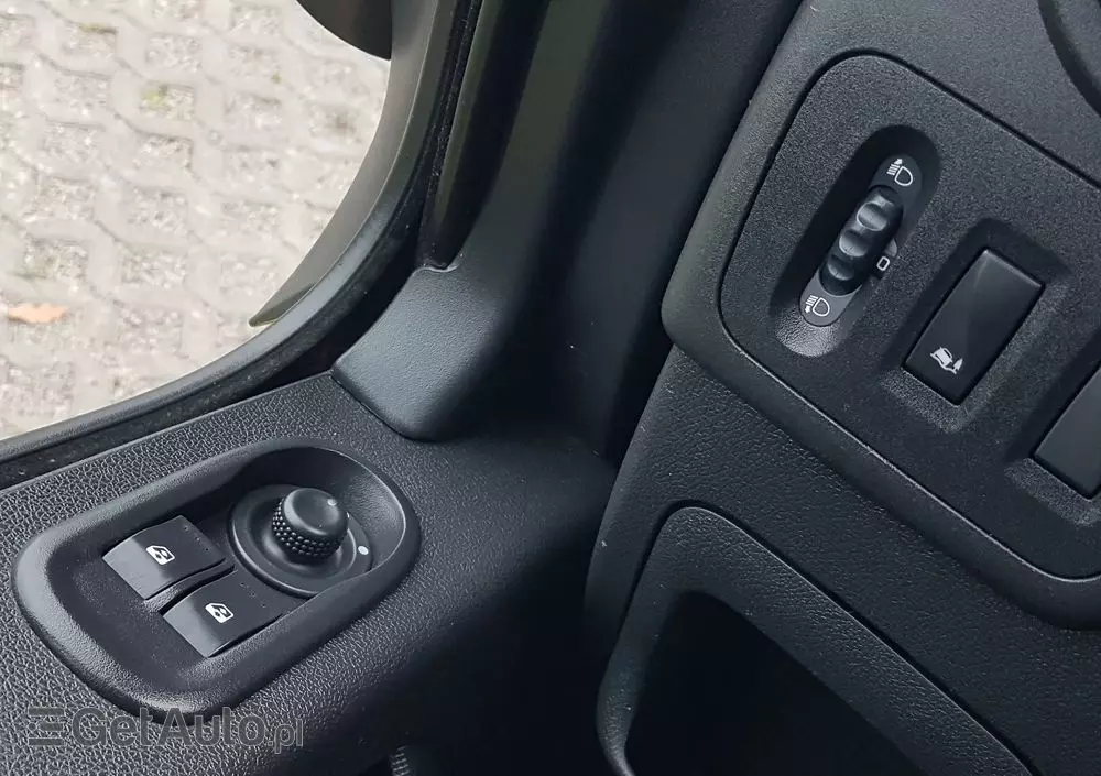 RENAULT MASTER KONTENER 8EP 4,21x2,23x2,22 KLIMA MANUAL KRAJOWY 6-BIEGÓW 